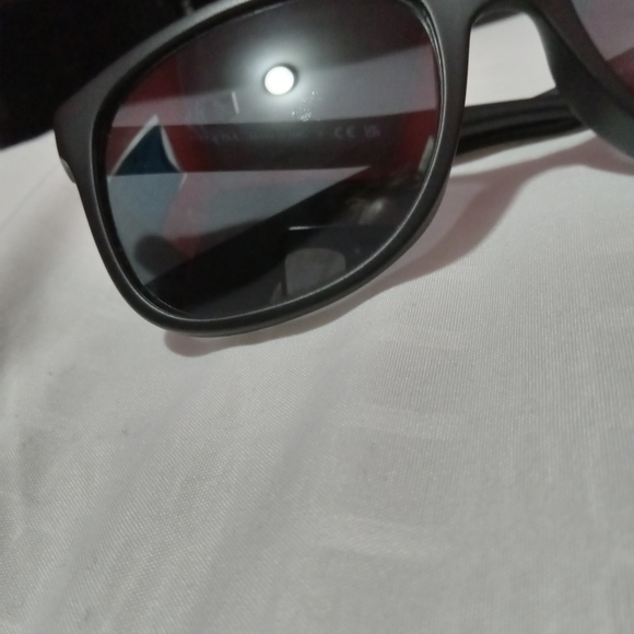 Men's Prada Sunglasses, with cleaning cloth & case. - Picture 10 of 10